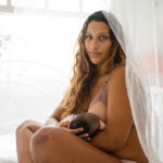 A collaborative photo poject about the marks brought by maternity in the body and soul